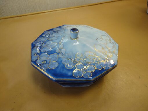 Bonbonnière en porcelaine de Limoges