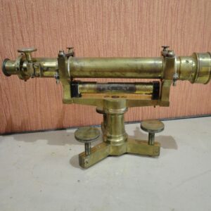 Niveau de géomètre en laiton