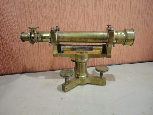 Niveau de géomètre en laiton