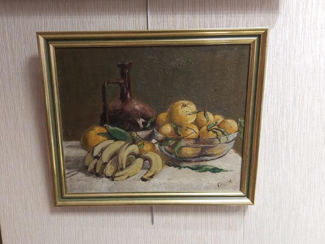 Nature morte, huile sur panneau encadrée