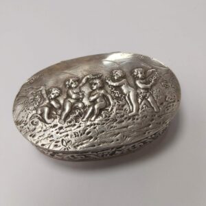 Boite ovale argent 800