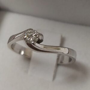 Solitaire torsade or gris diamant 0,20 carat