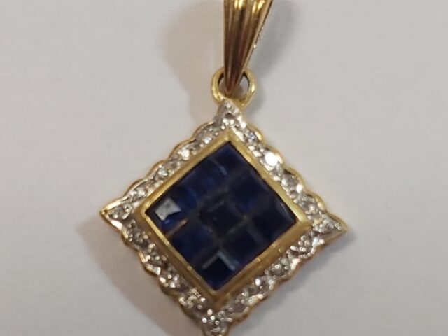 Pendentif saphirs, diamants, or jaune 18 carats