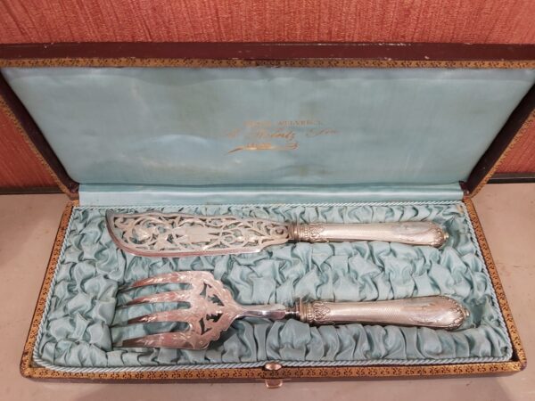 Couverts à servir le poisson