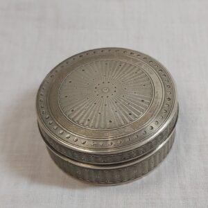 Boite ronde argent guilloché