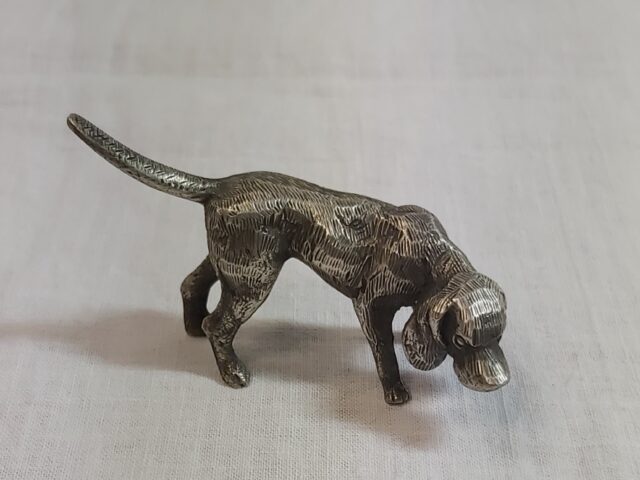 Chien de chasse argent 800