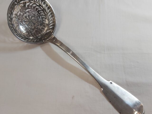 Saupoudreuse uniplat argent Paris 1809/18