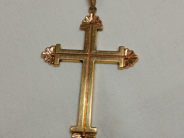 Croix or rose 18 carats