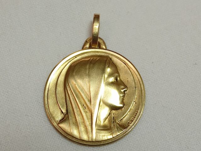 Médaille Vierge ronde or jaune
