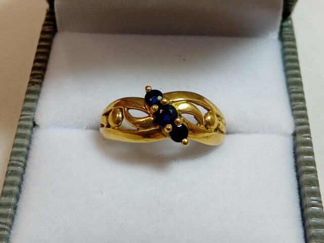 Bague saphirs or jaune