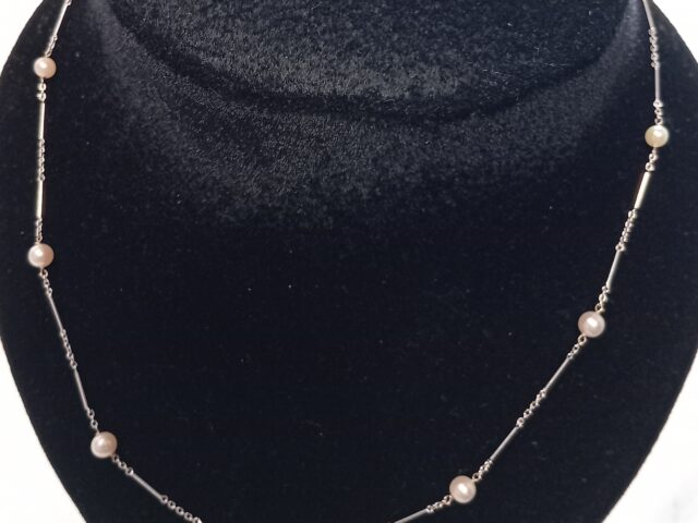 Collier or gris perles de culture