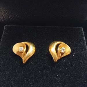 Boucles d'oreille or jaune diamant