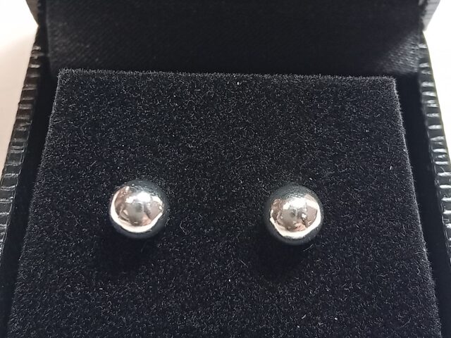 Boucles d&rsquo;oreille boules or gris 18 carats
