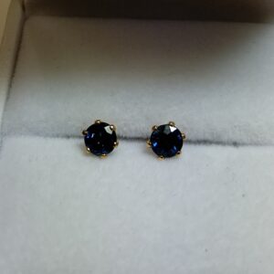 Boucles d'oreille puces saphir or jaune