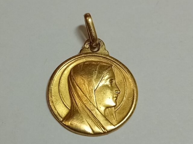 Médaille Vierge ronde or jaune