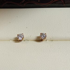 Boucles d'oreille "puces" or jaune diamants