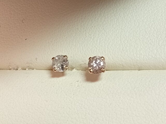 Boucles d&rsquo;oreille « puces » or jaune diamants