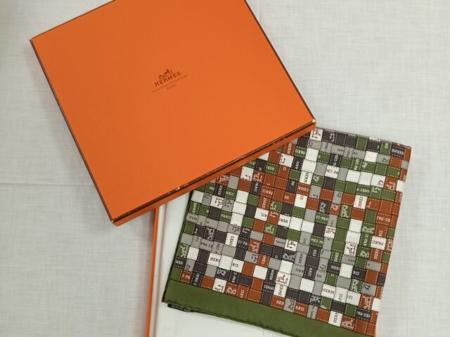 Carré Hermès « Bolduc »