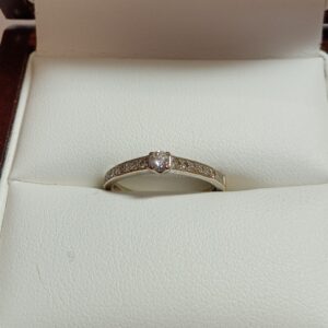 Solitaire diamant 0,08 carat or jaune