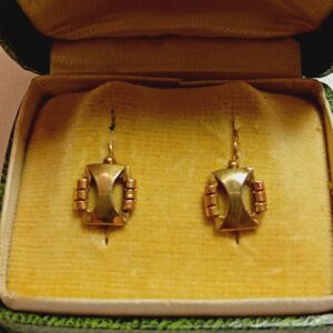 Boucles d'oreille dormeuses 1925 or 18 carats