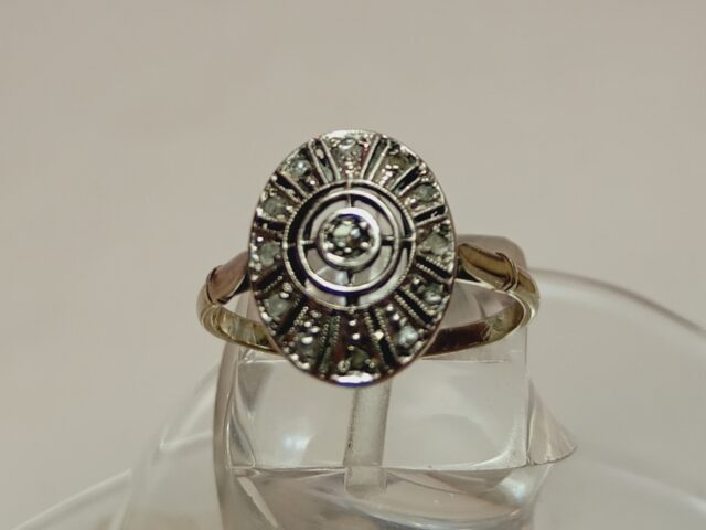 Bague ovale 1930 or gris diamants
