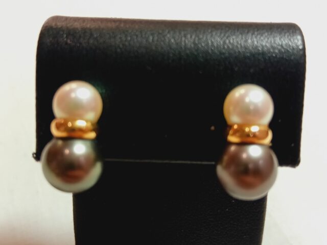 Boucles d&rsquo;oreille or jaune perle de tahiti et perle de culture