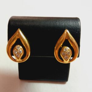 Boucles d'oreille en goutte or jaune diamants