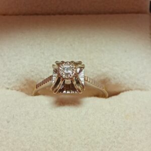 Solitaire carré diamant or gris 18 carats