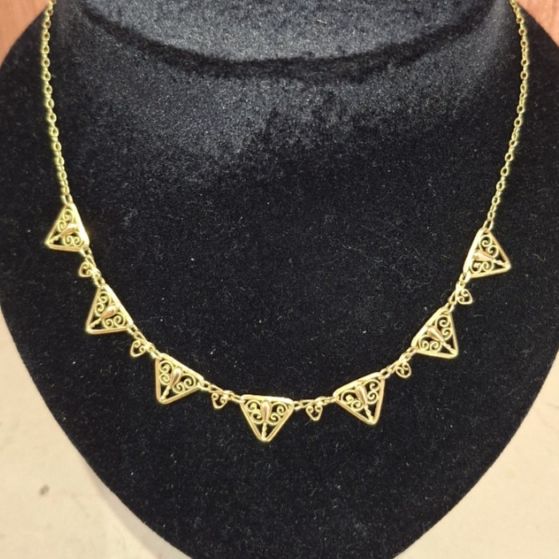 Collier filigrane or jaune 18 carats