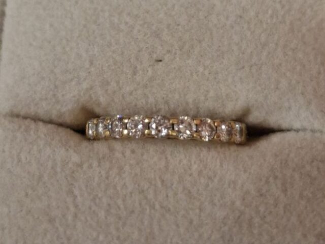 1/2 alliance diamants or jaune 18 carats