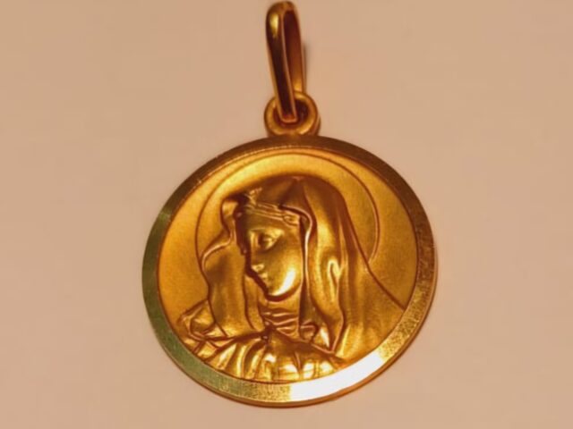 Médaille ronde Vierge or 18 carats
