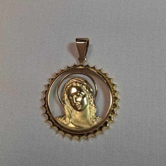 Médaille Vierge ajourée or 18 carats