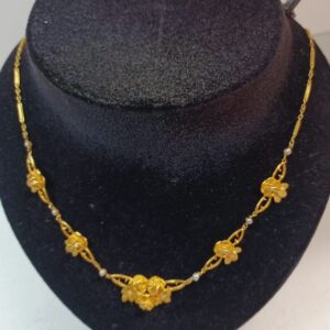 Collier draperie roses or jaune 18 carats