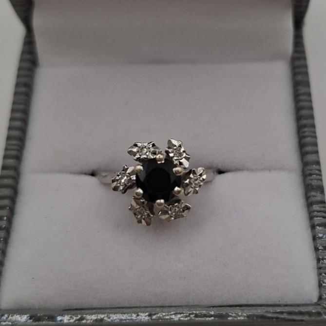 bague en or gris 18 carats saphir diamants bague en or gris 18 carats saphir diamants